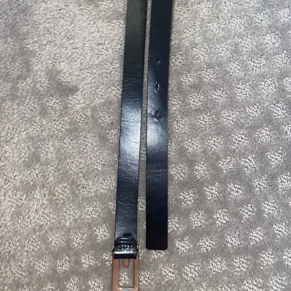 Thin black vintage Gucci belt - Picture 3 of 6
